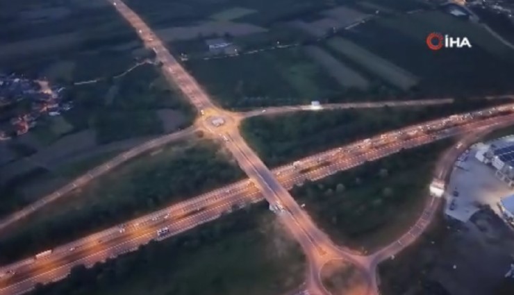 Bayram bitti trafik bitmedi: Düzce geçişinde kilometrelerce kuyruk