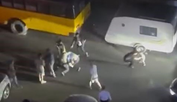 Beylikdüzü'nde çocuğunun gözü önünde tekme tokat dövüldü