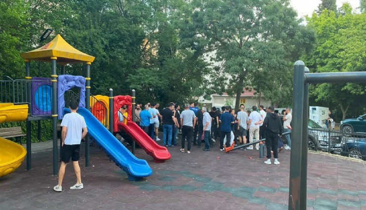 Eyüpsultan'da parkta silahlı saldırı: 5 genç yaralandı, saldırganların aracı yanmış halde bulundu
