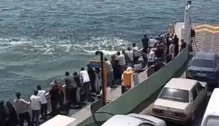 Feribottan denize düşen yolcu son anda kurtarıldı