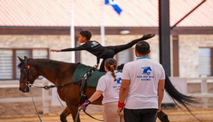 Özel sporculardan Aliağa'da gururlandıran performans