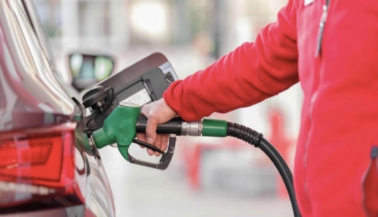 Benzine bir zam daha: Litre fiyatına 1,24 TL artış