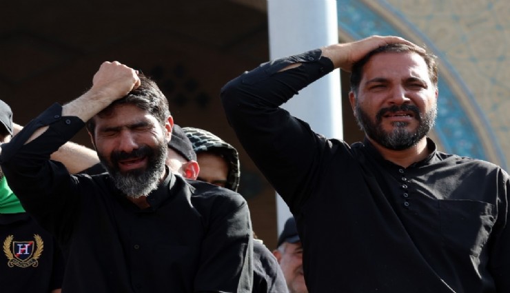 İran'da binlerce kişi Hamaney'in cenaze töreni için toplandı