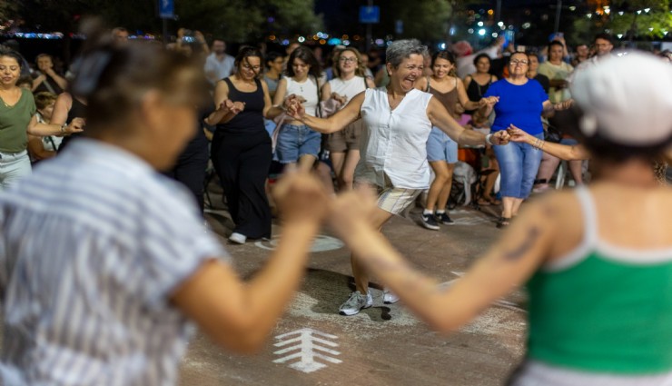 Konak’ta yaz akşamlarına renk katan buluşma