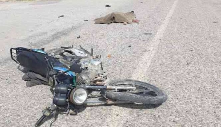 Manisa'da otomobil ile motosiklet çarpıştı