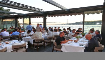 Beşiktaşlı futbolcular yemekte bir araya geldi