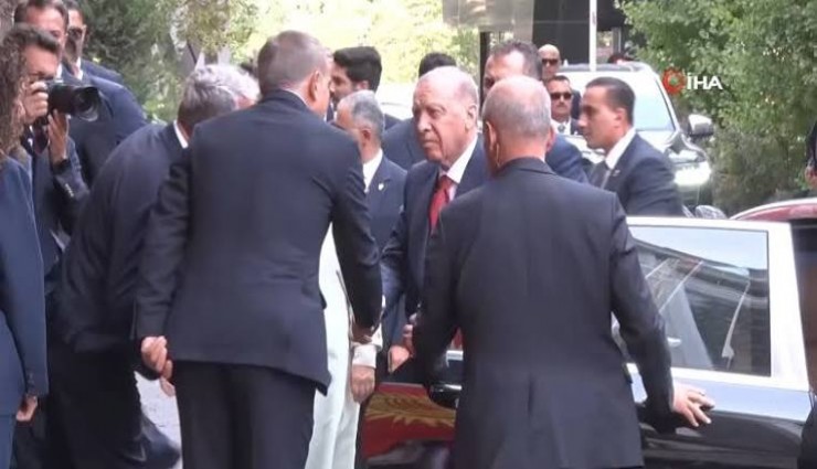 Bişkek'te Erdoğan için Dombra çalındı