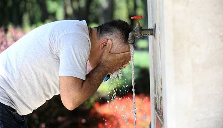 İzmir’de kavurucu sıcak: Sıcaklık 40 dereceye dayanıyor