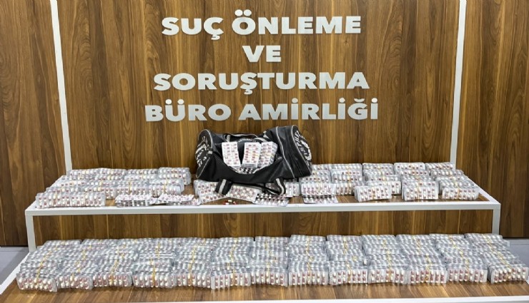 İzmir'de uyuşturucu operasyonunda 9 bin hap ele geçirildi