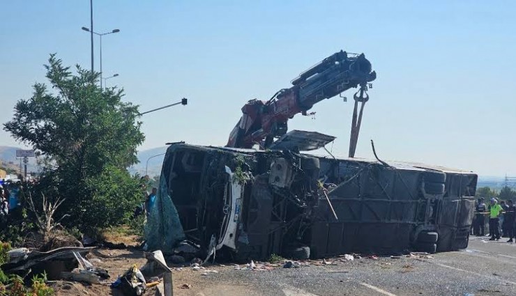 Kayseri’de yolcu otobüsü devrildi: 1 can kaybı, 24 yaralı