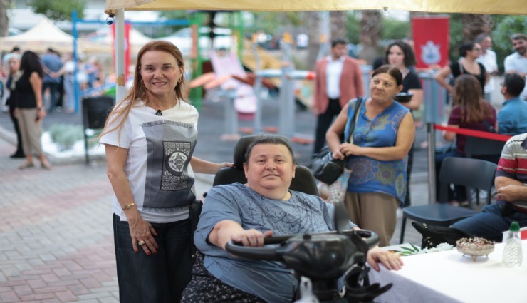 Konak'ta komşu buluşmaları sürüyor