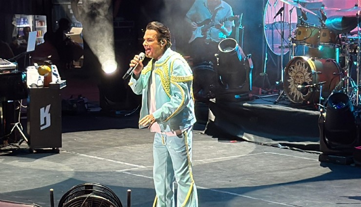 Marmaris'te Kenan Doğulu'dan unutulmaz konser gecesi