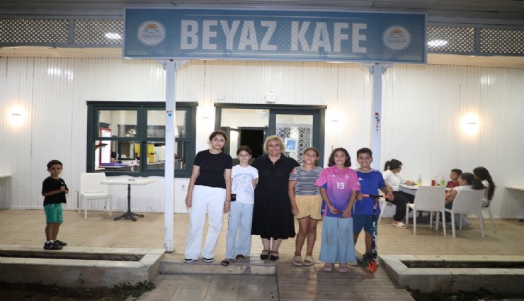Menderes’te Beyaz Kafe yeniden hizmete açıldı