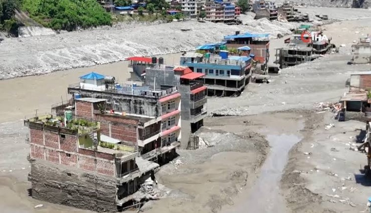 Nepal'de sel felaketi: Can kaybı 475'e yükseldi