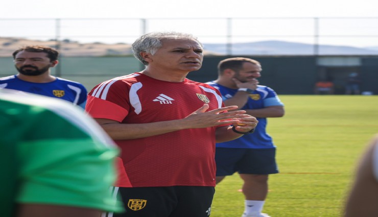 Aliağa FK Teknik Direktörü Namet Ateş: 