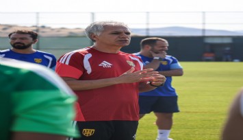 Aliağa FK Teknik Direktörü Namet Ateş: 
