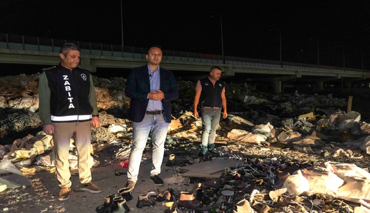 Bornova'da kaçak moloz dökümlerine karşı gece mesaisi