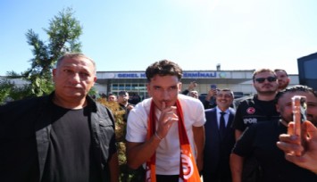 Deniz Gül, Galatasaray için İstanbul'a geldi