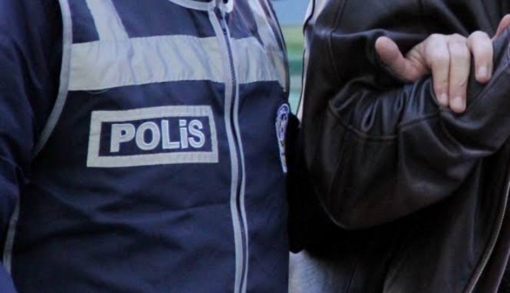 İzmir'de sahte vatandaşlık ağına ağır darbe