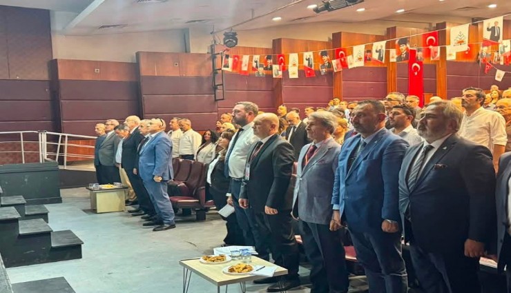Kutlu Parti İzmir İl Başkanlığı mazbatasını teslim aldı