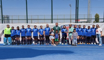 Manisalı genç hokeycilerden büyük başarı: 1. Lig'e yükseldiler