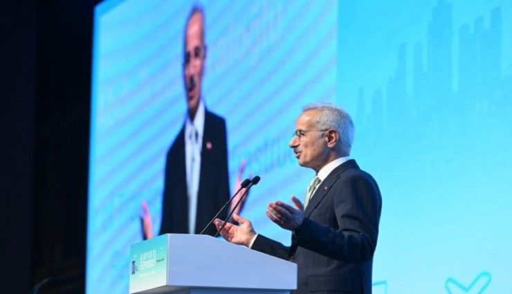 Uraloğlu açıkladı: İstanbul Havalimanı’na 4’üncü pist geliyor