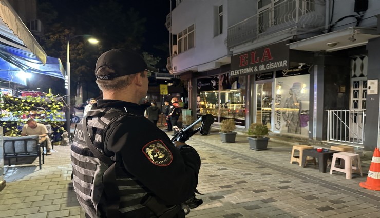 Uşak'ta ‘Huzur ve Güven' uygulaması: 8 hükümlü yakalandı, uyuşturucu ve tüfek ele geçirildi